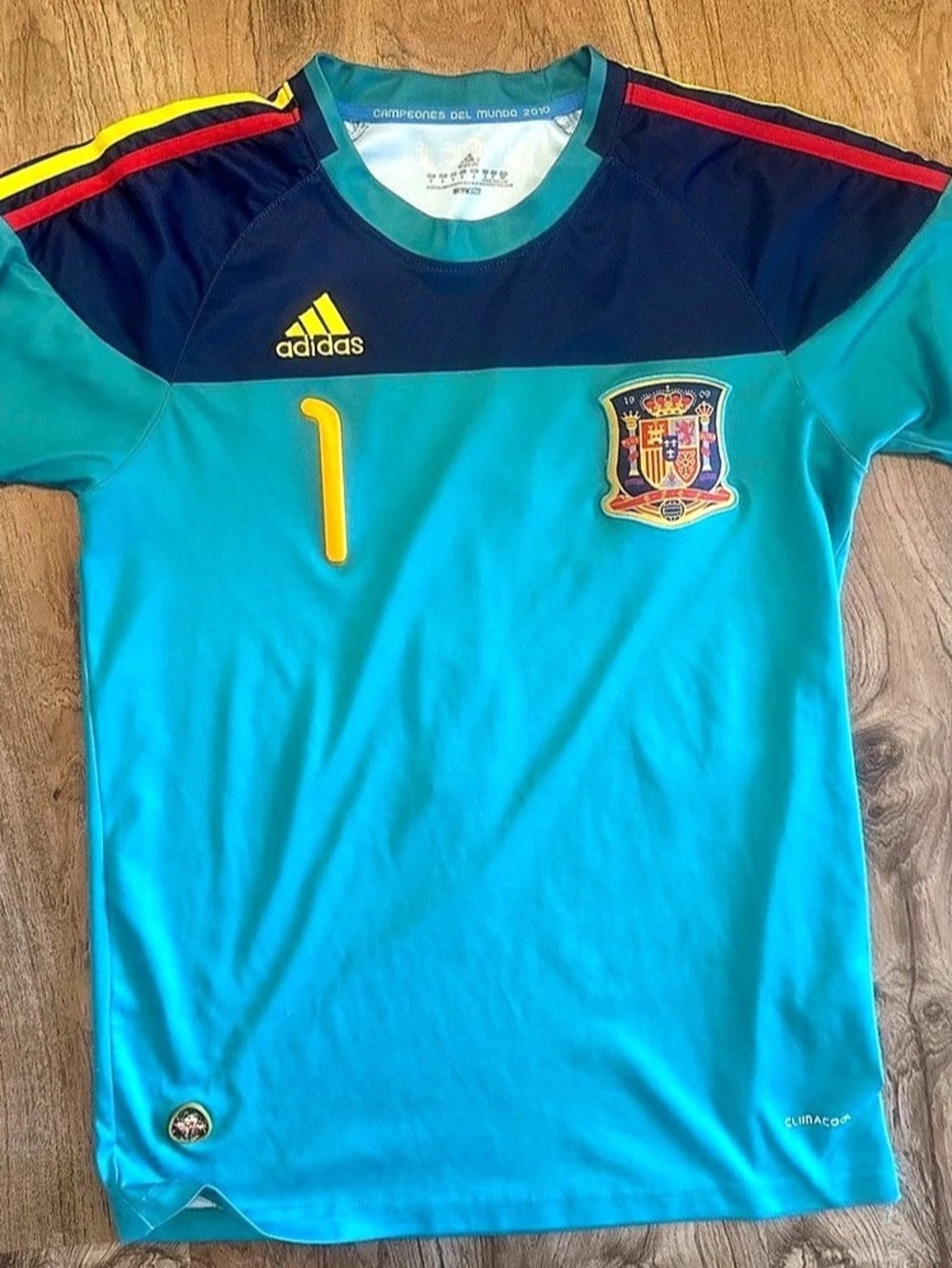 adidas Spain 2010 World Cup Goalkeeper Jersey #1 Casillas #1 Jersey Size s